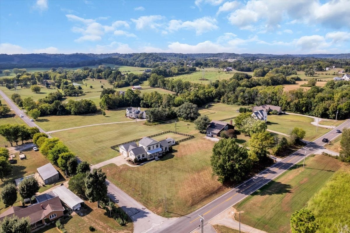 1201 Carters Creek Pike