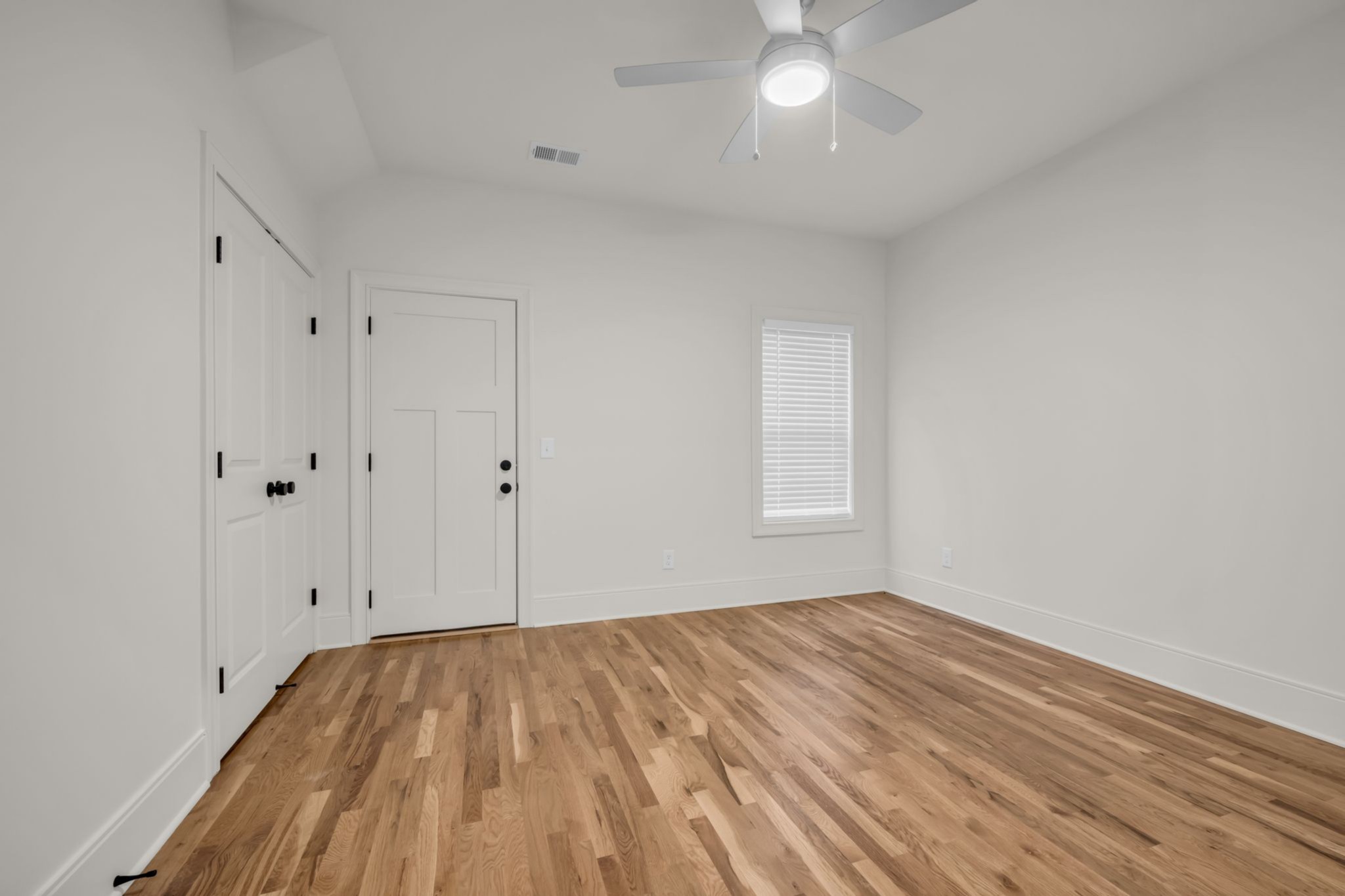 6305 Robertson Ave 4