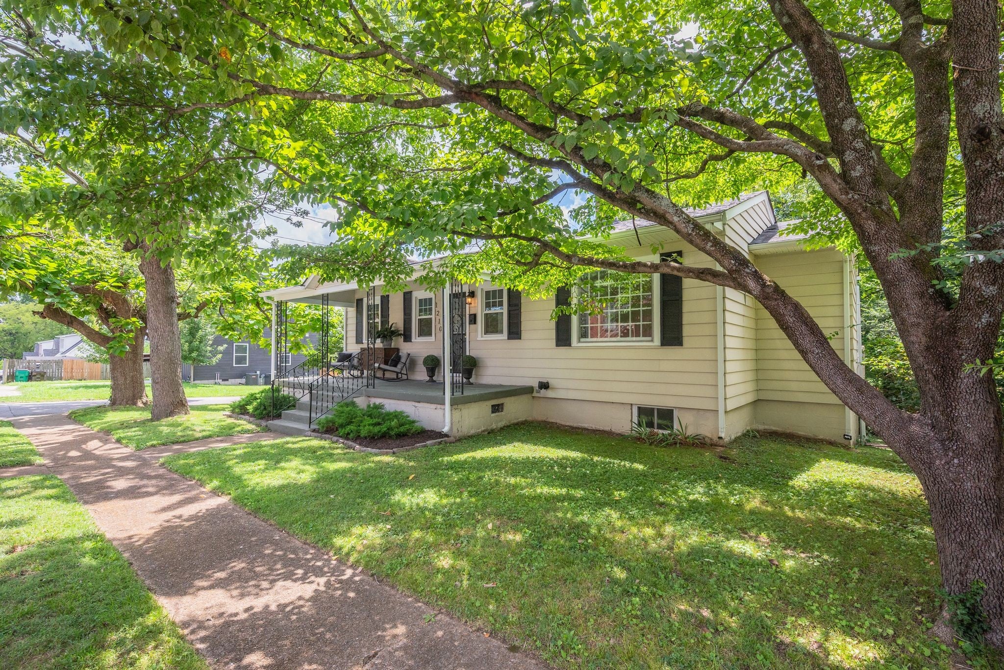 1210 Dodson Street, Old Hickory TN 37138 3-bed home, photo 2 of 26