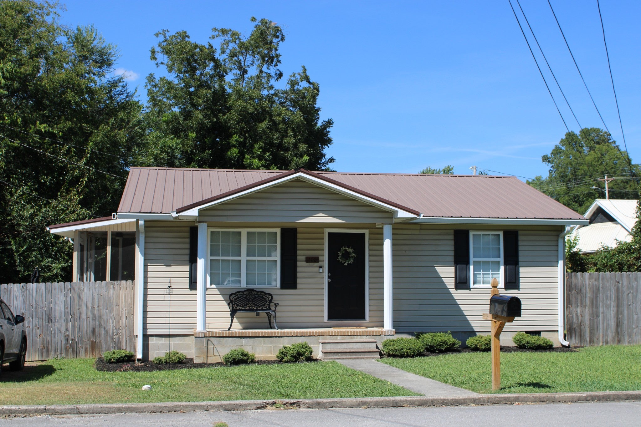 102 Madison St