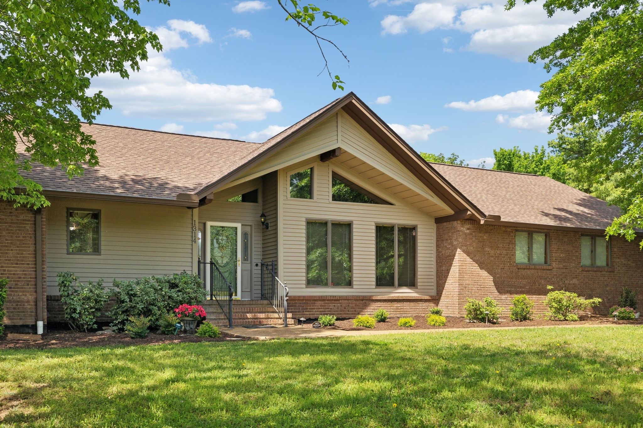 1314 Huntington Dr
