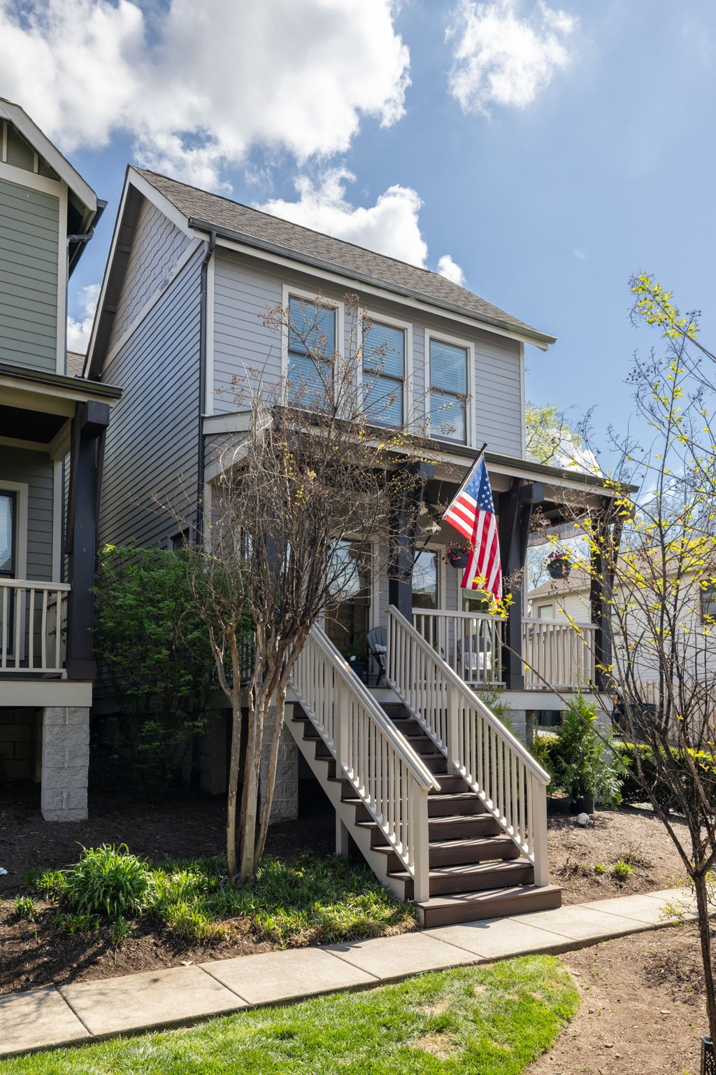 413 Van Buren St 101