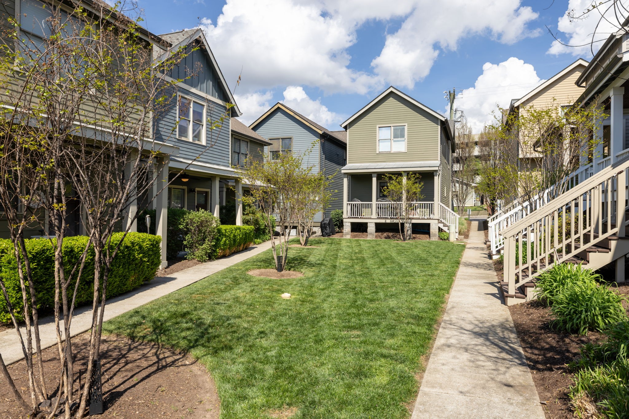 413 Van Buren St 101