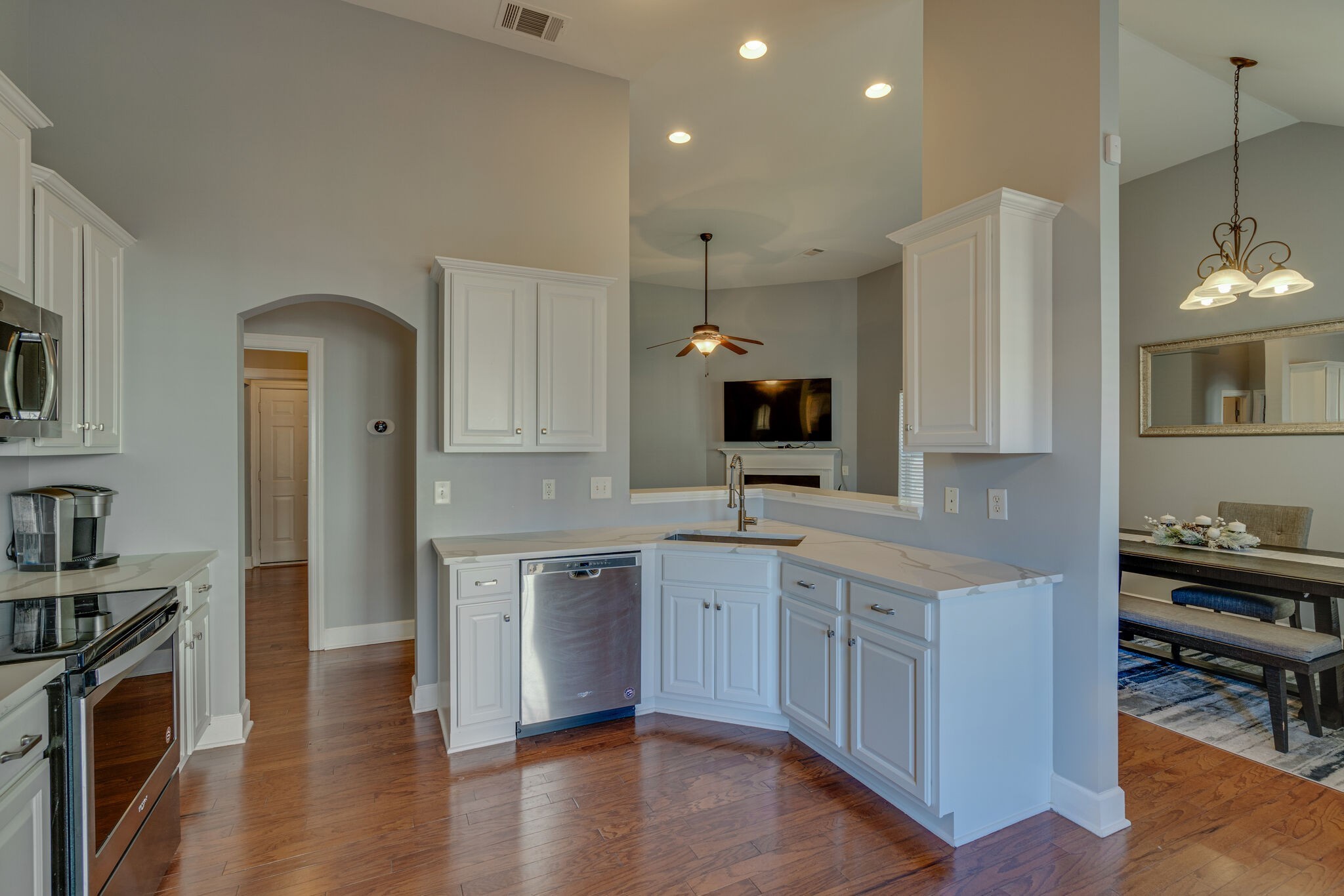 Madison, Tennessee 37115, United States, 3 Bedrooms Bedrooms, ,2 BathroomsBathrooms,Residential,Pending,143391