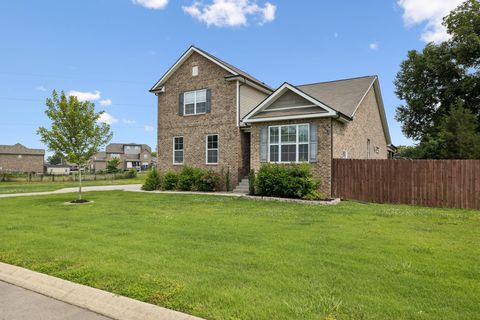 321 Twelve Oaks Ln Lebanon TN 37087