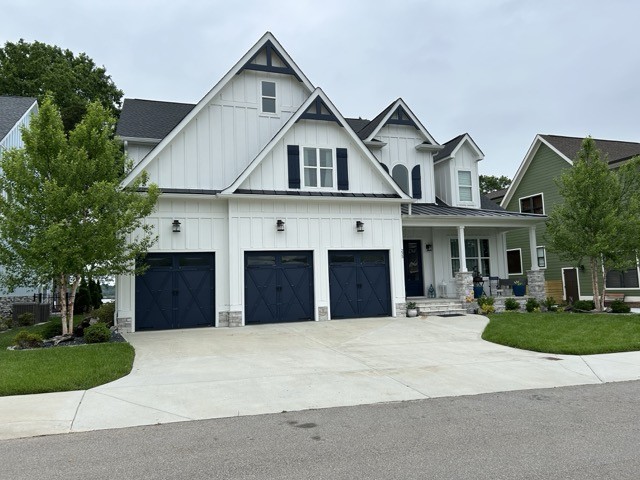 235 Hammock Dr