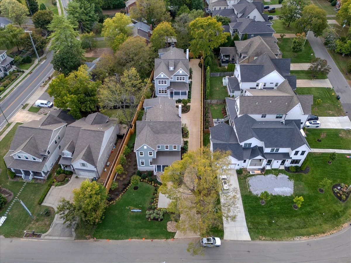 1709 Hillmont Dr