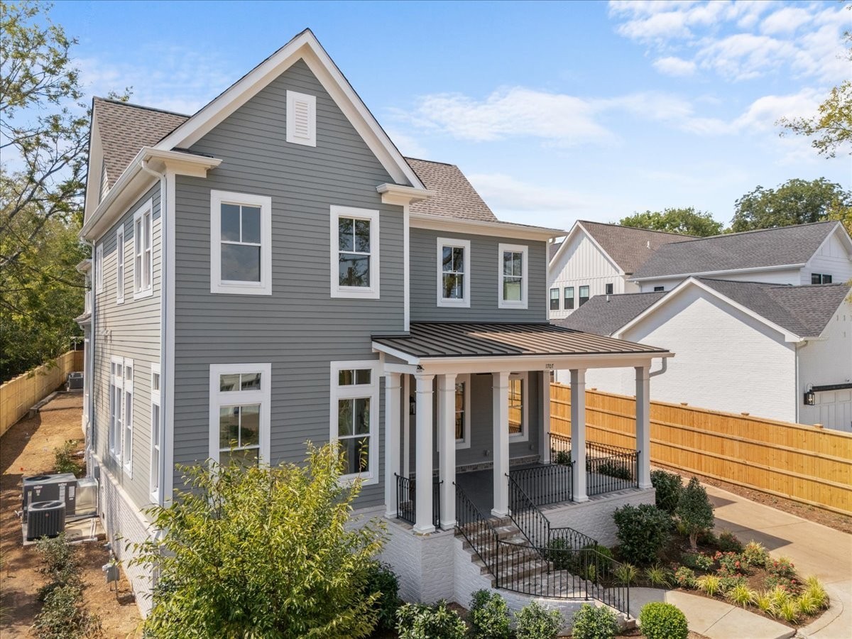 1709 Hillmont Dr