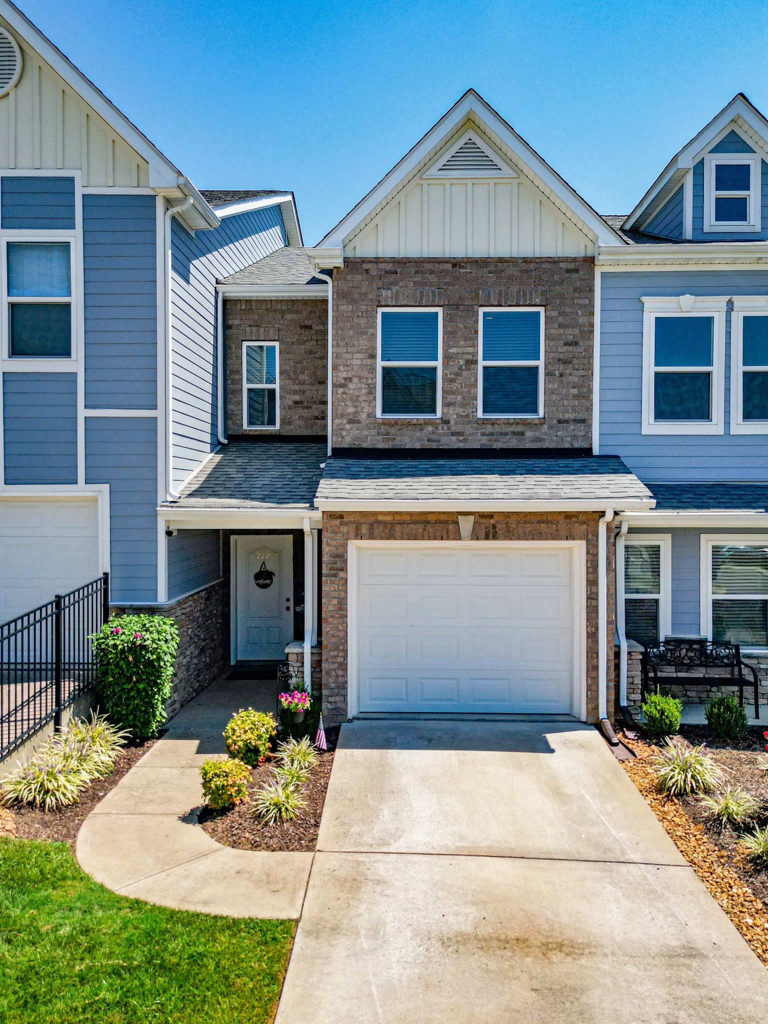 View Columbia, TN 38401 townhome