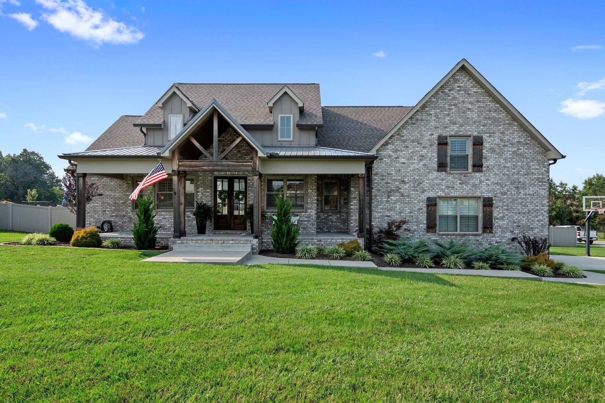 5017 Oxford Ln