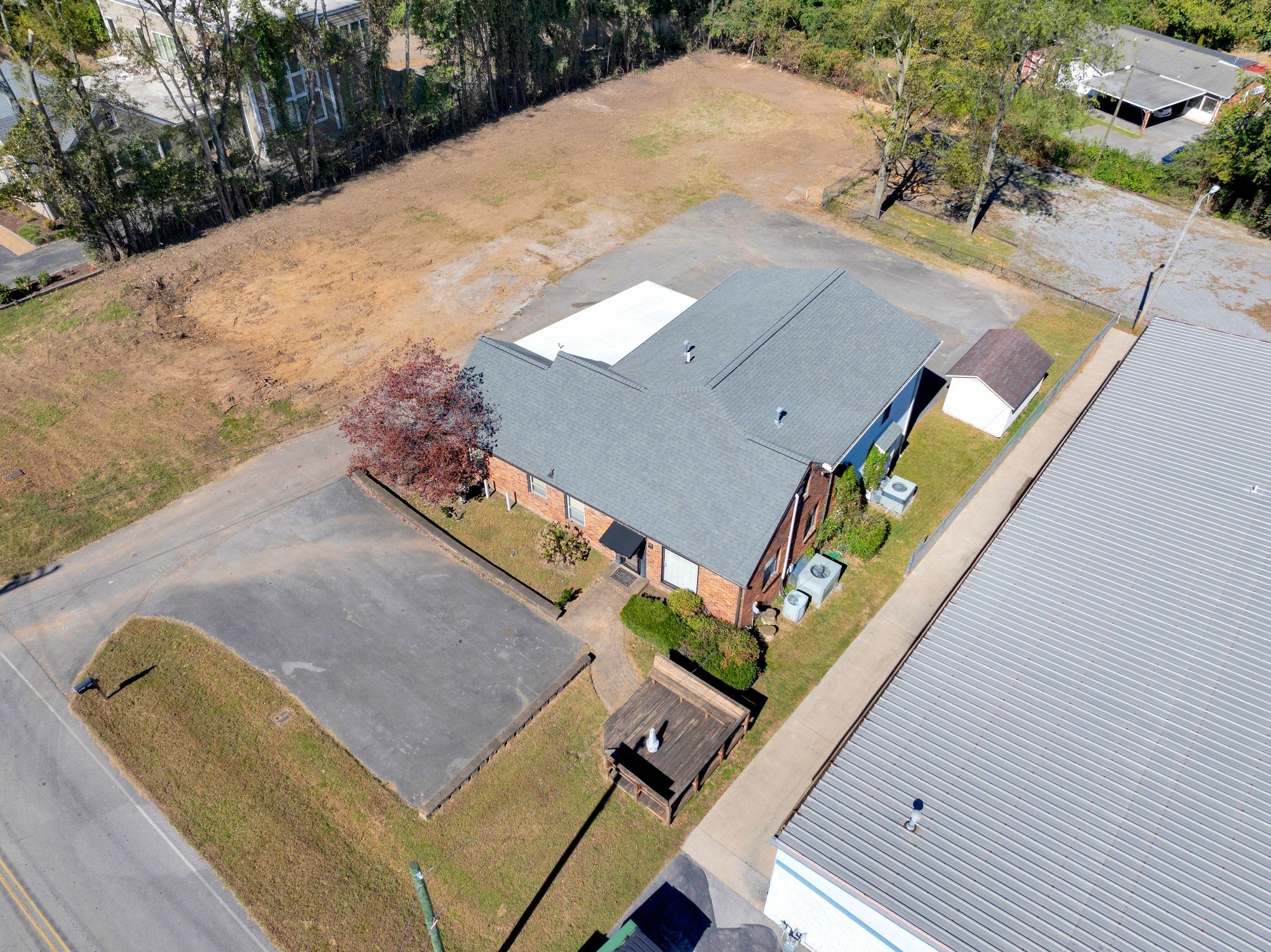 2730 Larmon Ave