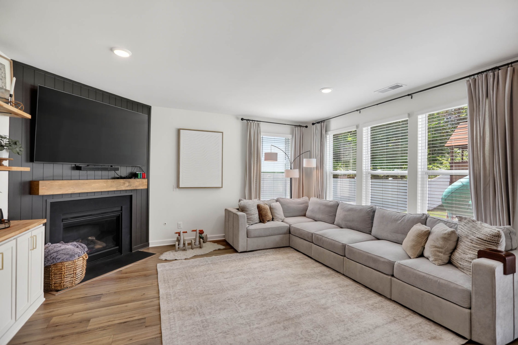 607 Ballard Dr