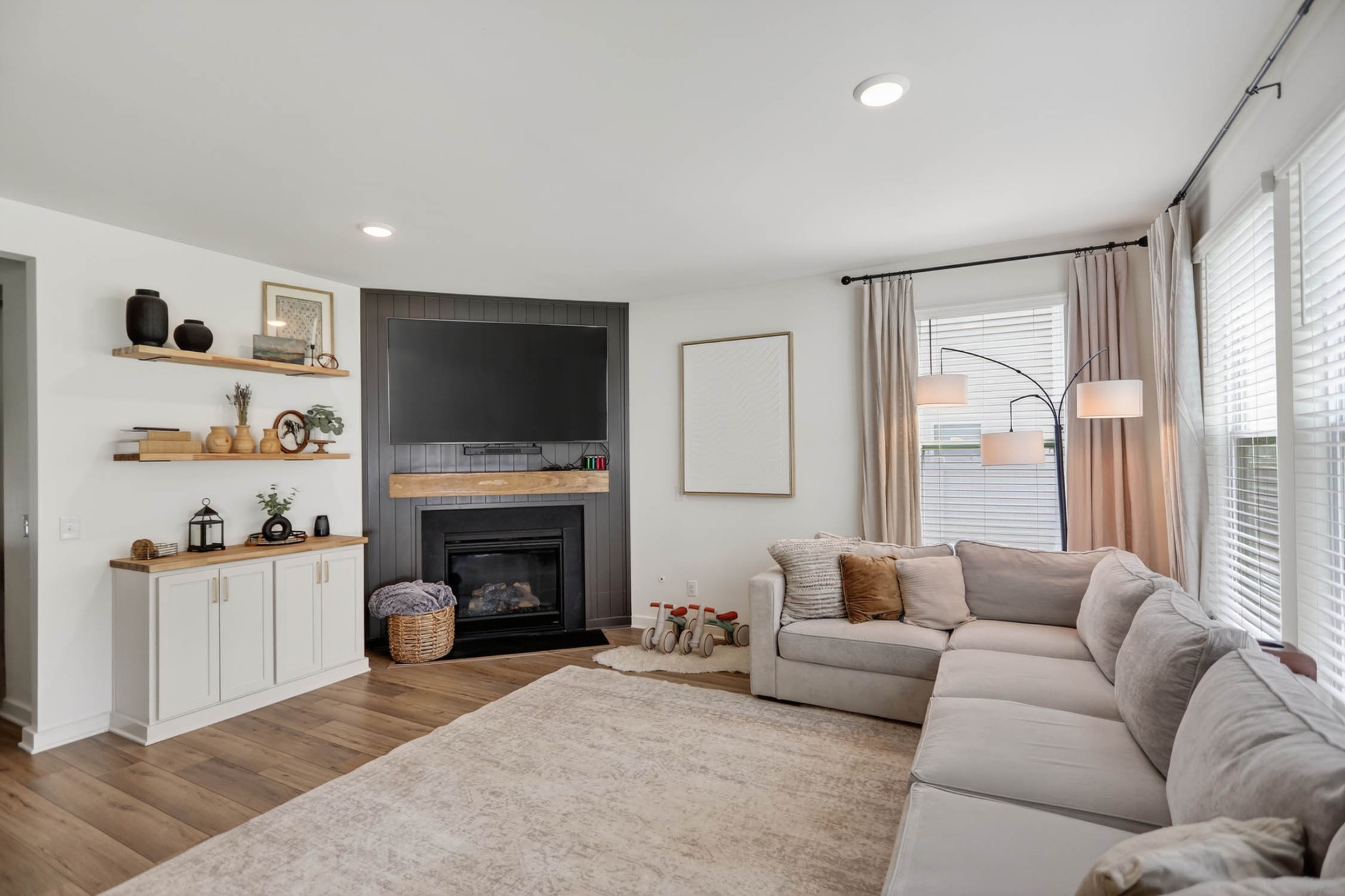 607 Ballard Dr