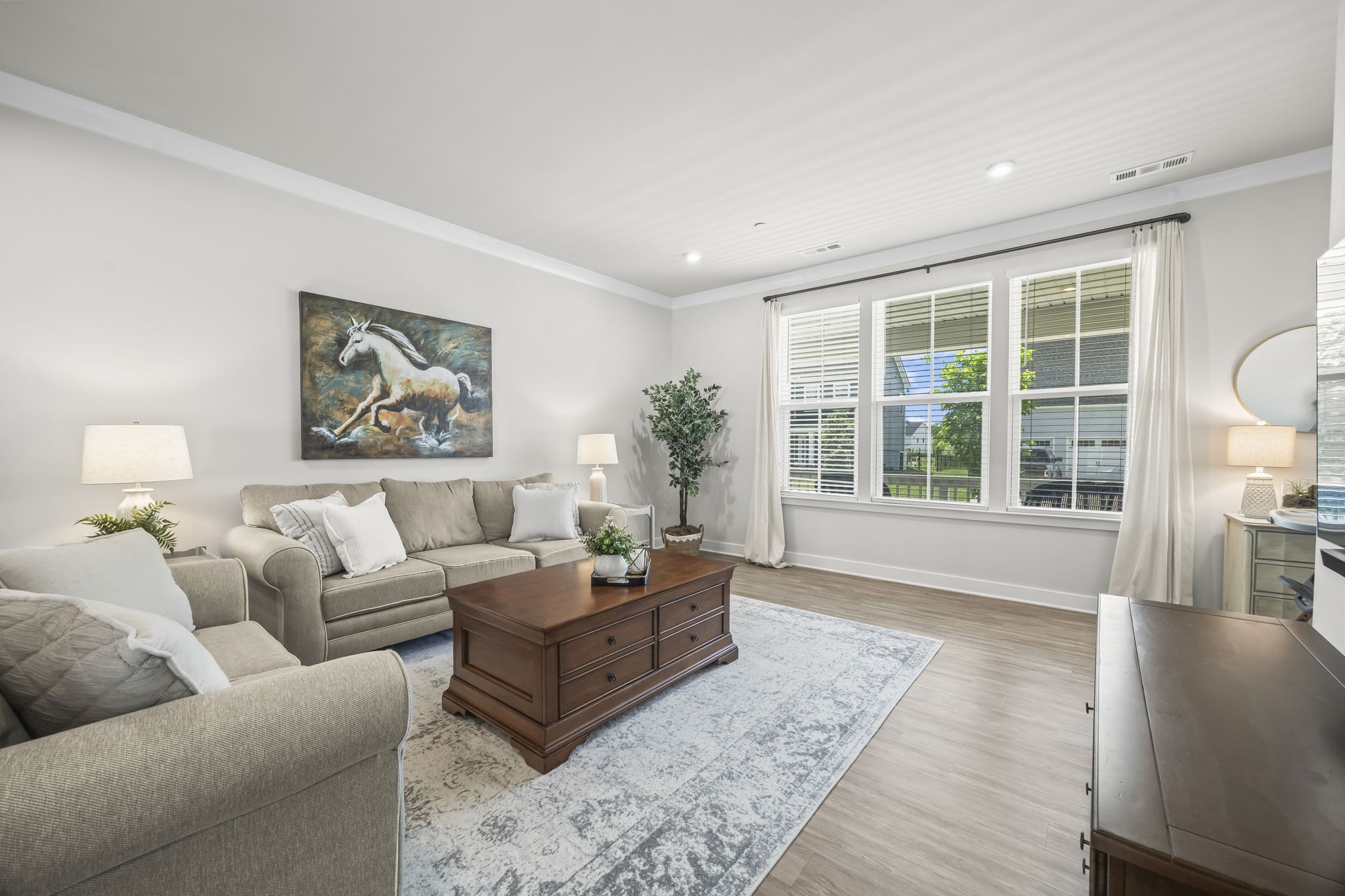 1049 Oglethorpe Dr