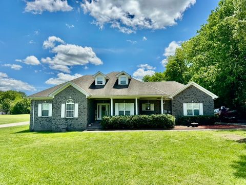 435 Long St W Mc Ewen TN 37101