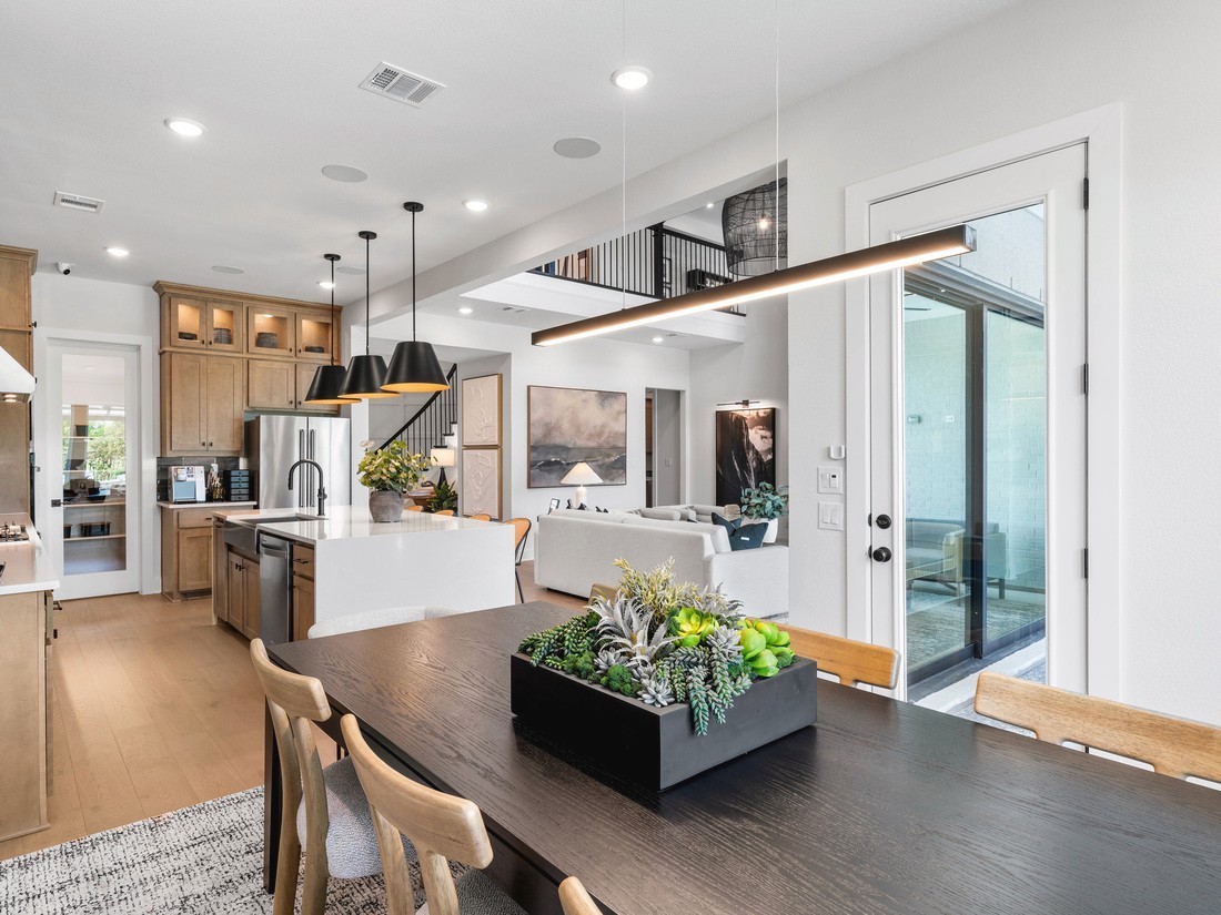 1433 Round Hill Lane