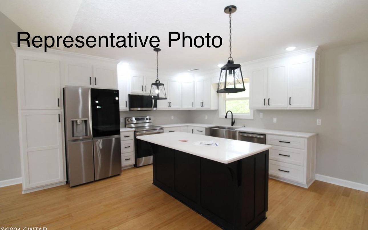 440 Oak Point Dr