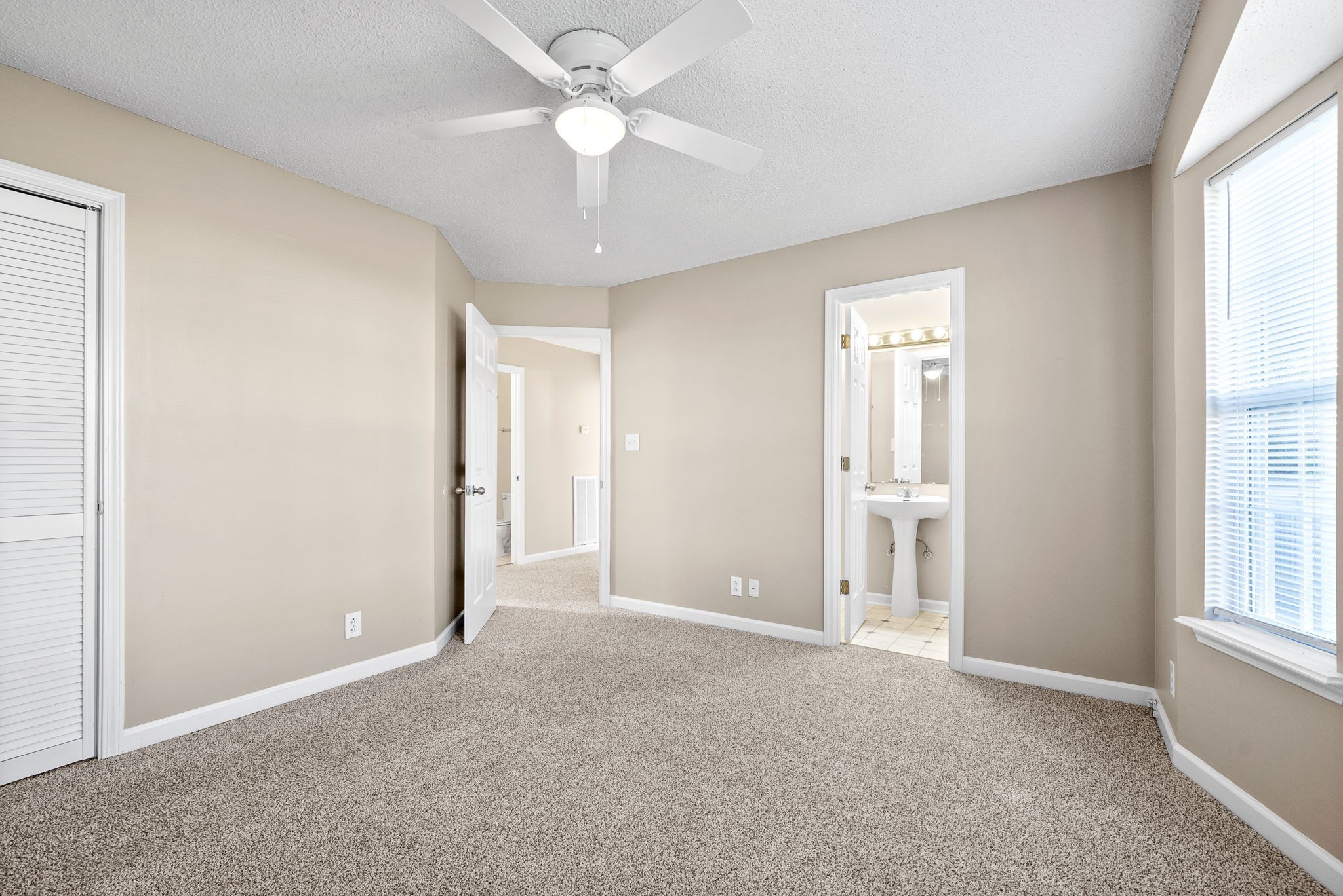 Oak Grove, Kentucky 42262, United States, 3 Bedrooms Bedrooms, ,2 BathroomsBathrooms,Residential,Active,225856