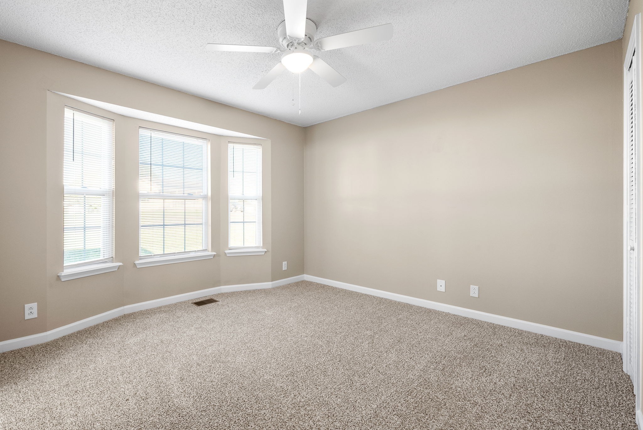 Oak Grove, Kentucky 42262, United States, 3 Bedrooms Bedrooms, ,2 BathroomsBathrooms,Residential,Active,225856