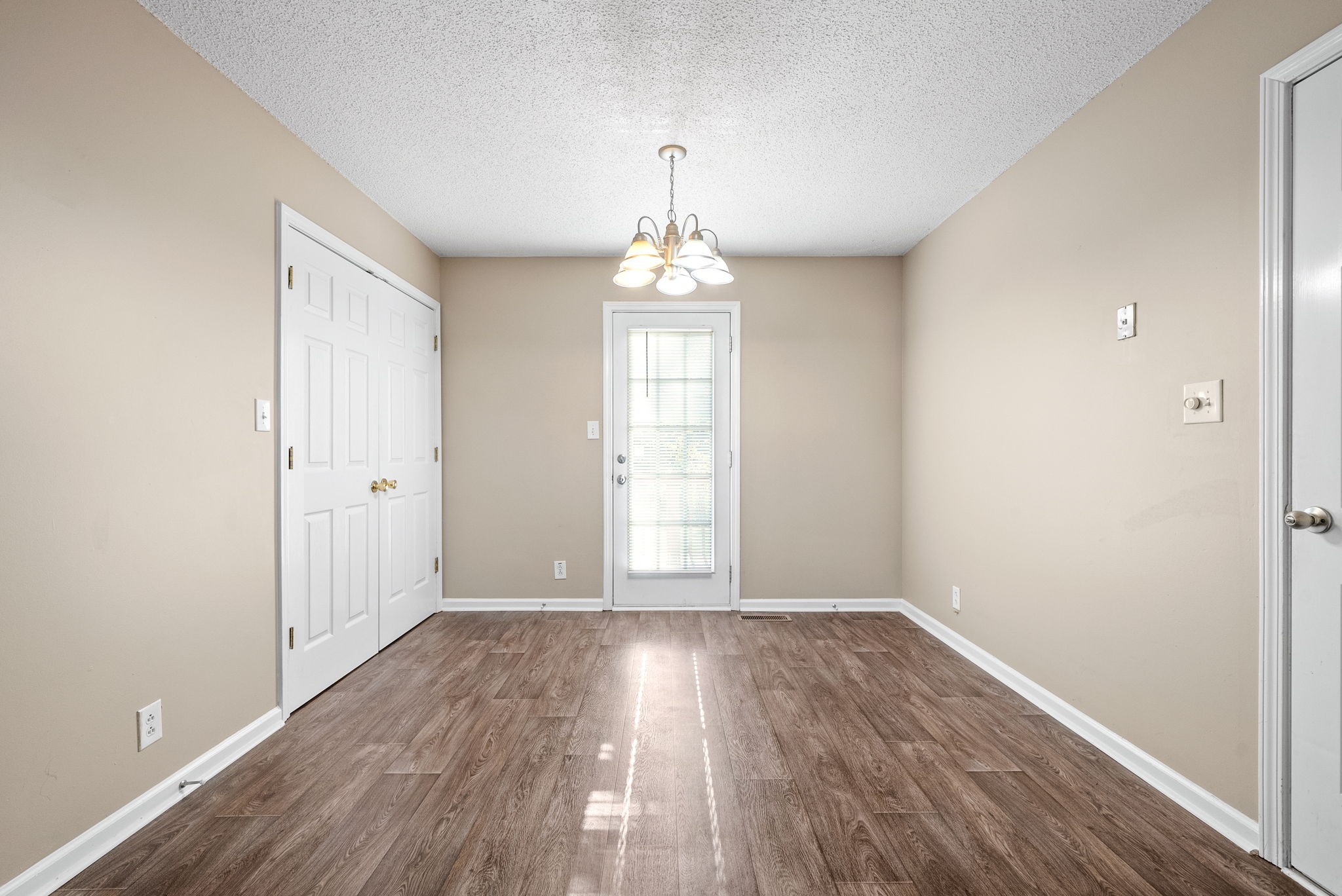 Oak Grove, Kentucky 42262, United States, 3 Bedrooms Bedrooms, ,2 BathroomsBathrooms,Residential,Active,225856