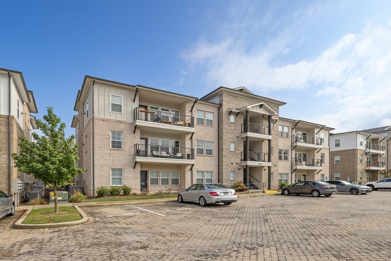 7483 Highway 70 S 304