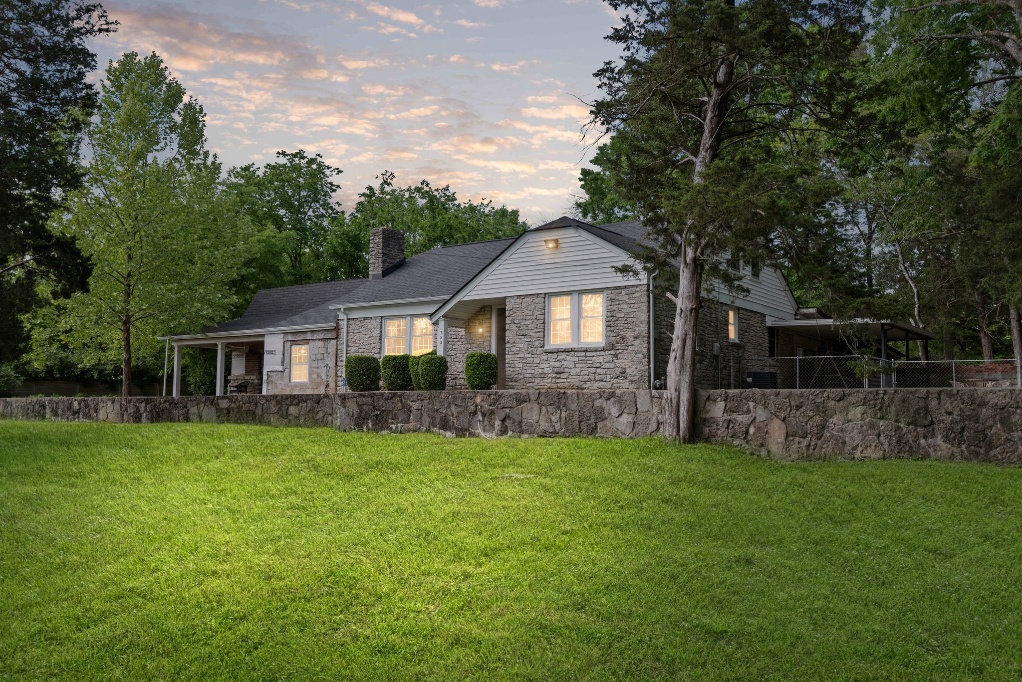 752 Florence Cir