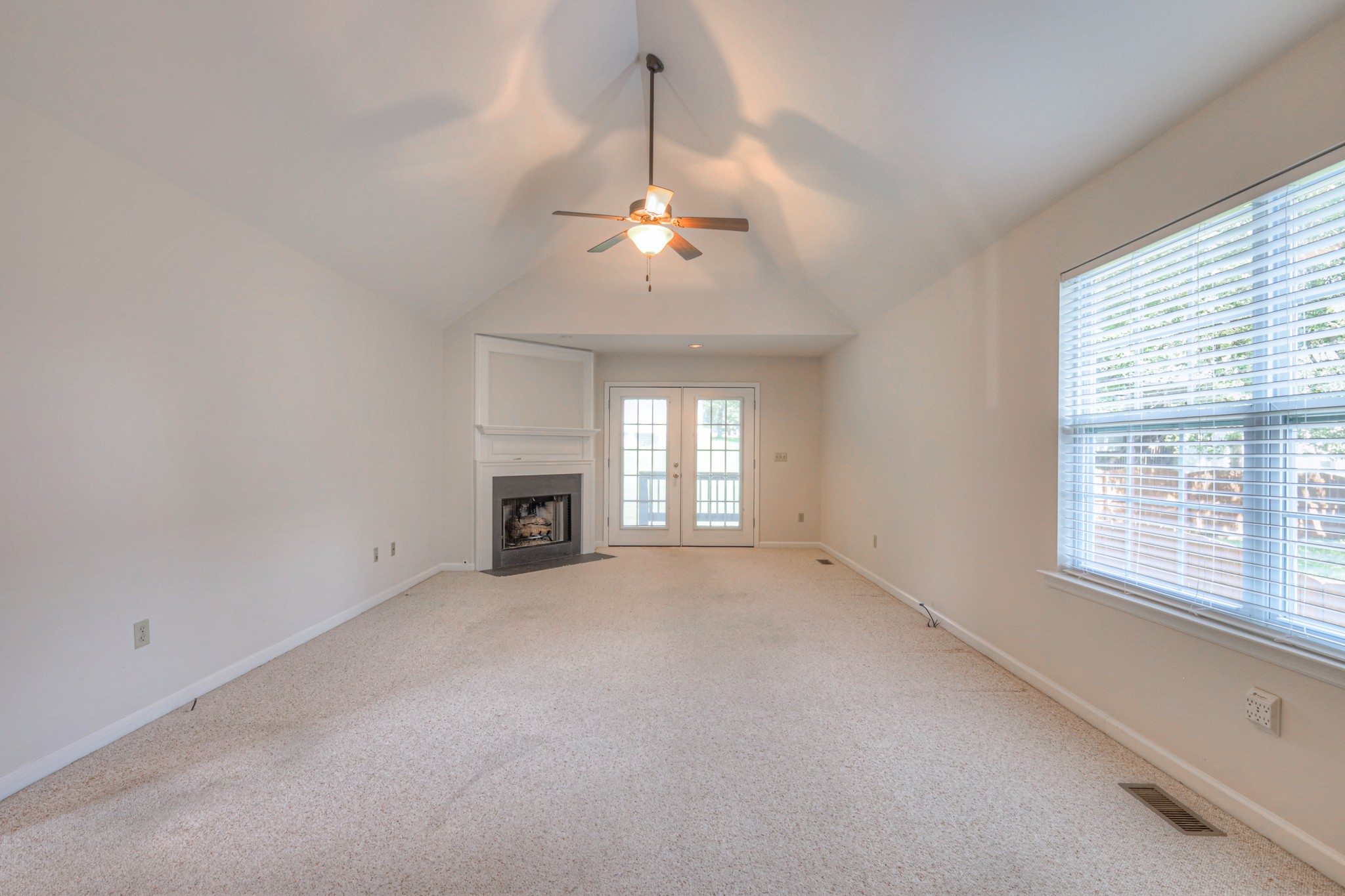 1003 Meandering Way