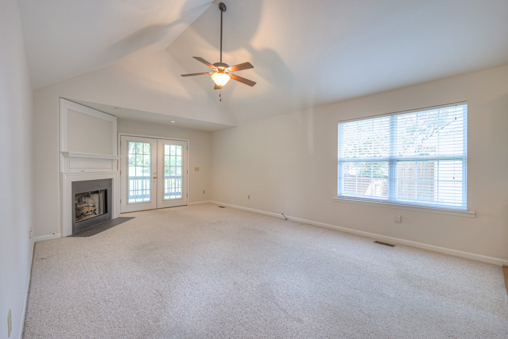 1003 Meandering Way