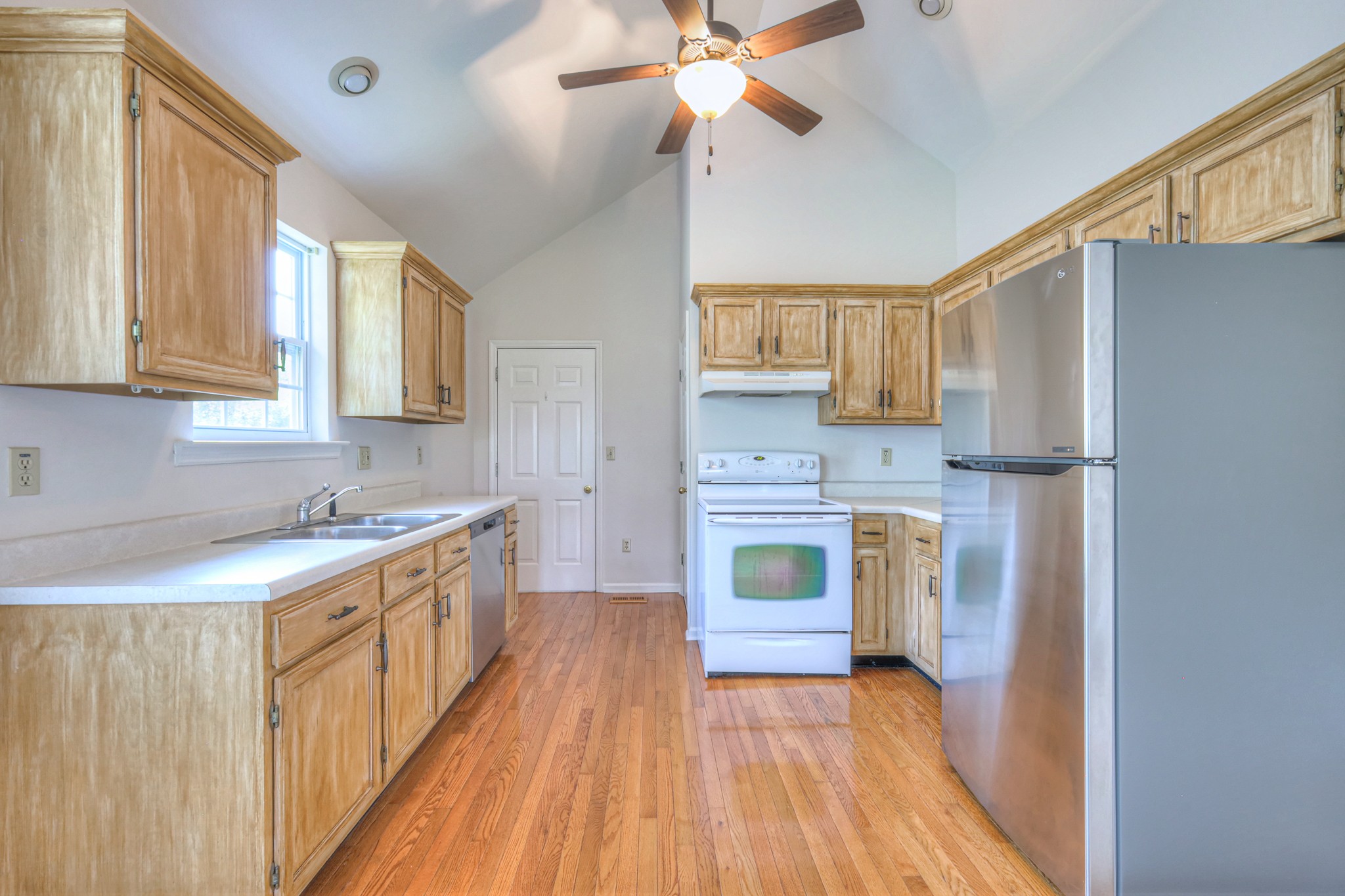 1003 Meandering Way