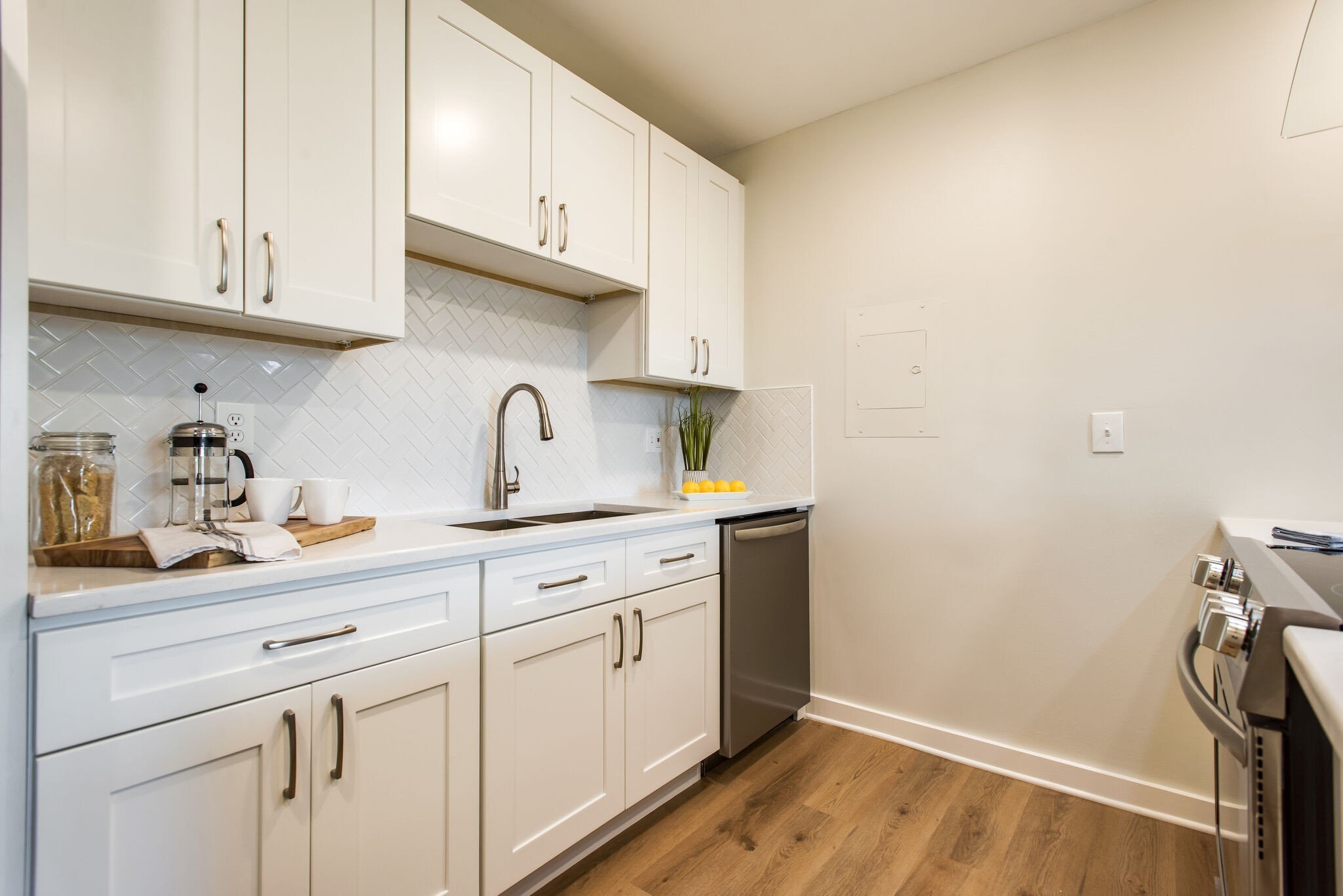 3600 Hillsboro Pike D16
