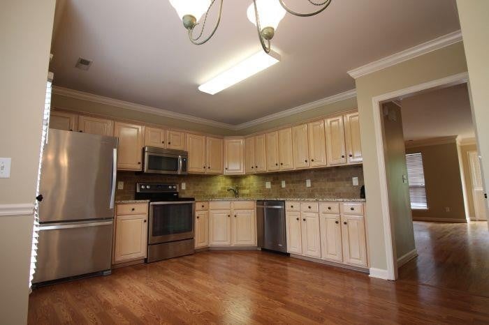1600 Brentwood Pointe
