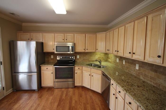 1600 Brentwood Pointe