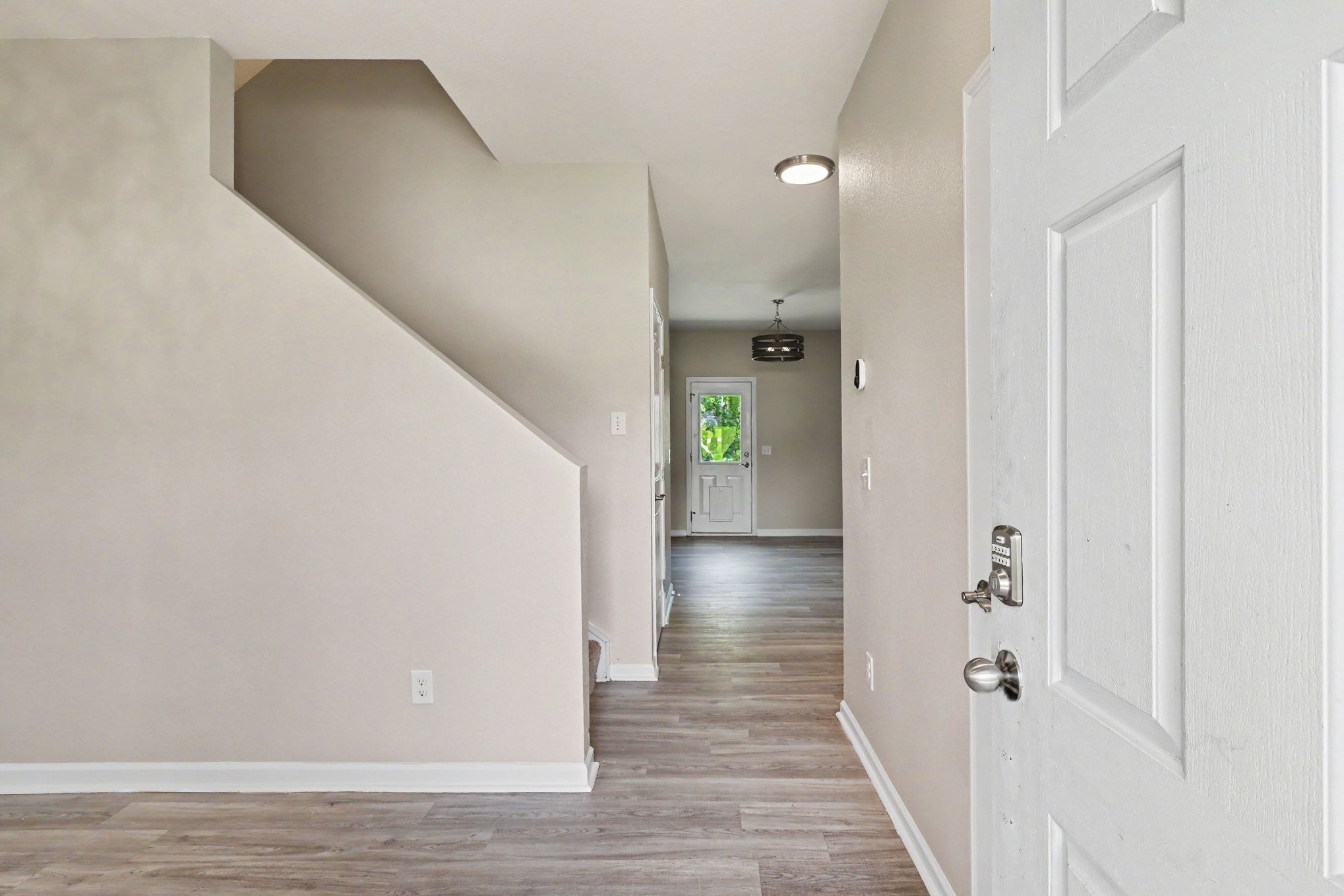 2233 Bee Hive Dr