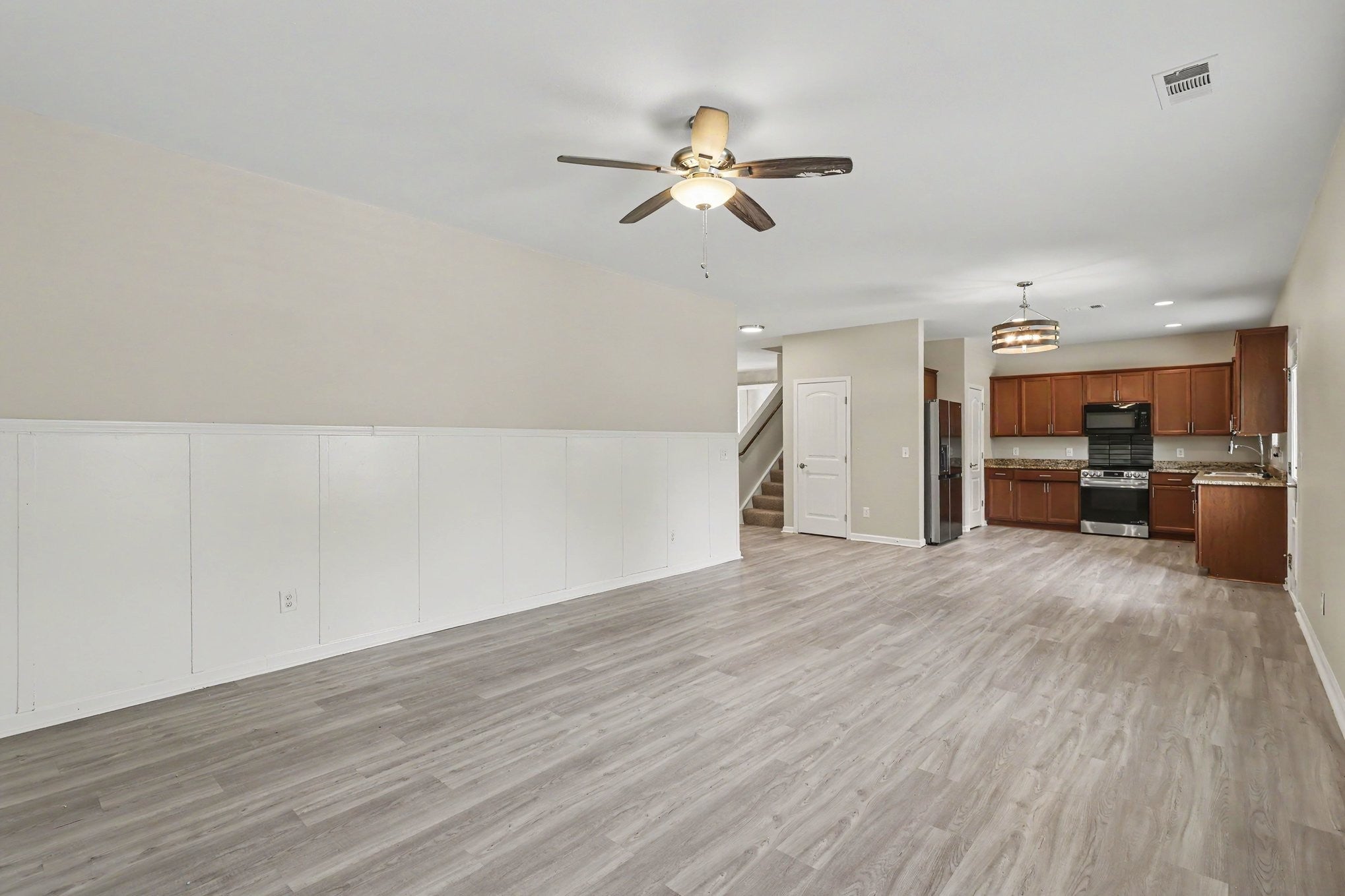 2233 Bee Hive Dr