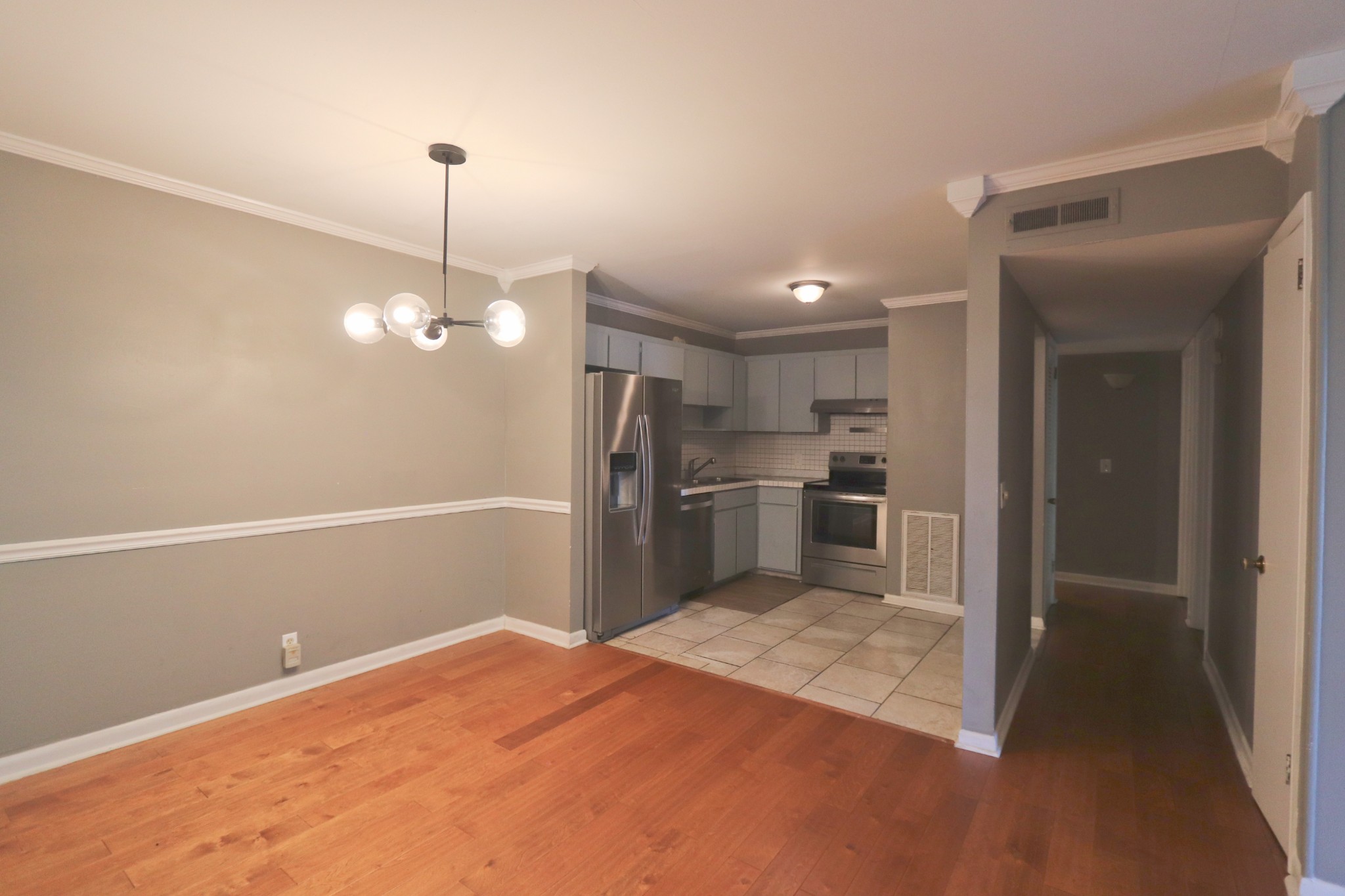 555 N DuPont Ave C58