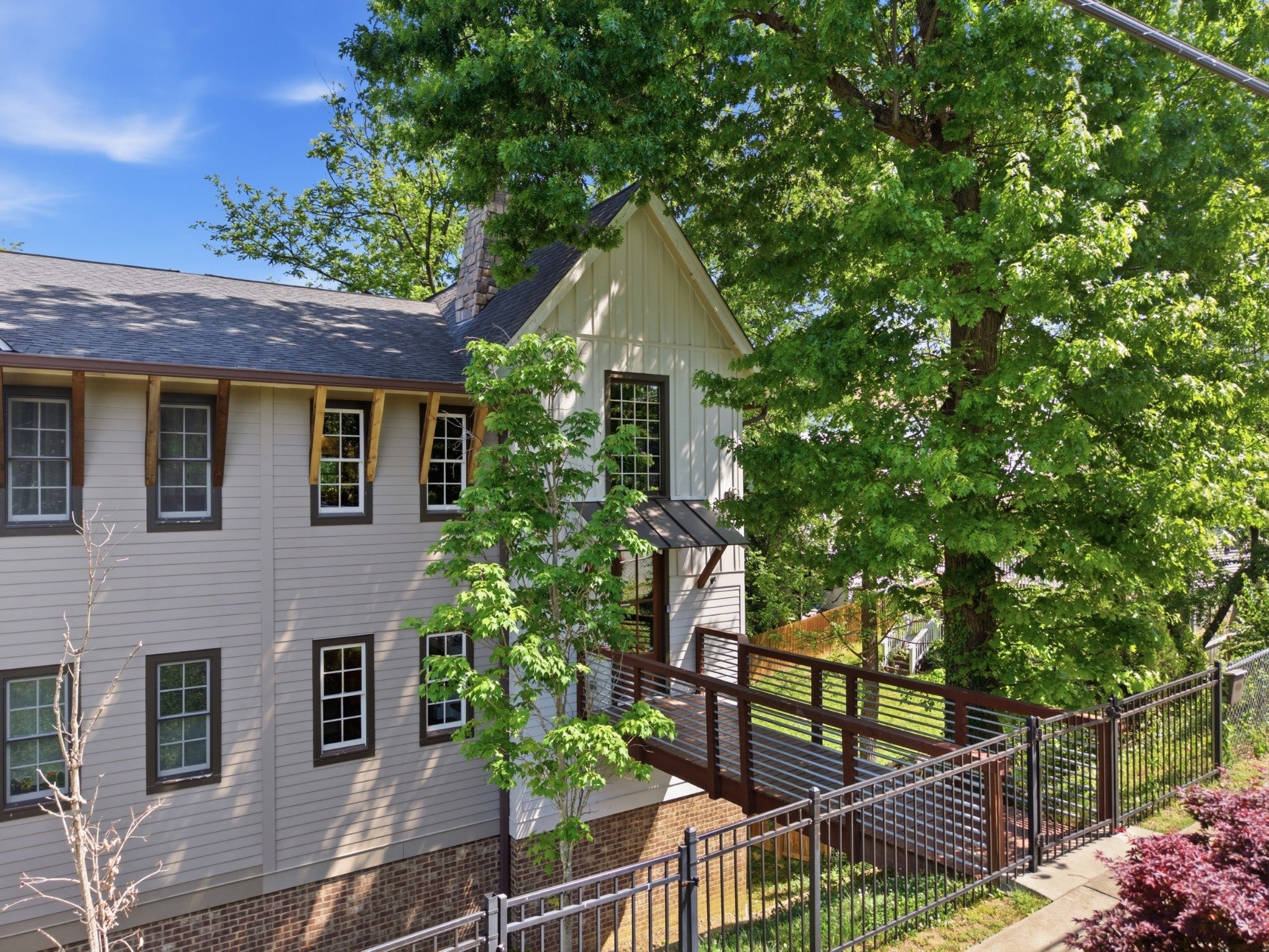1429 Shelby Ave