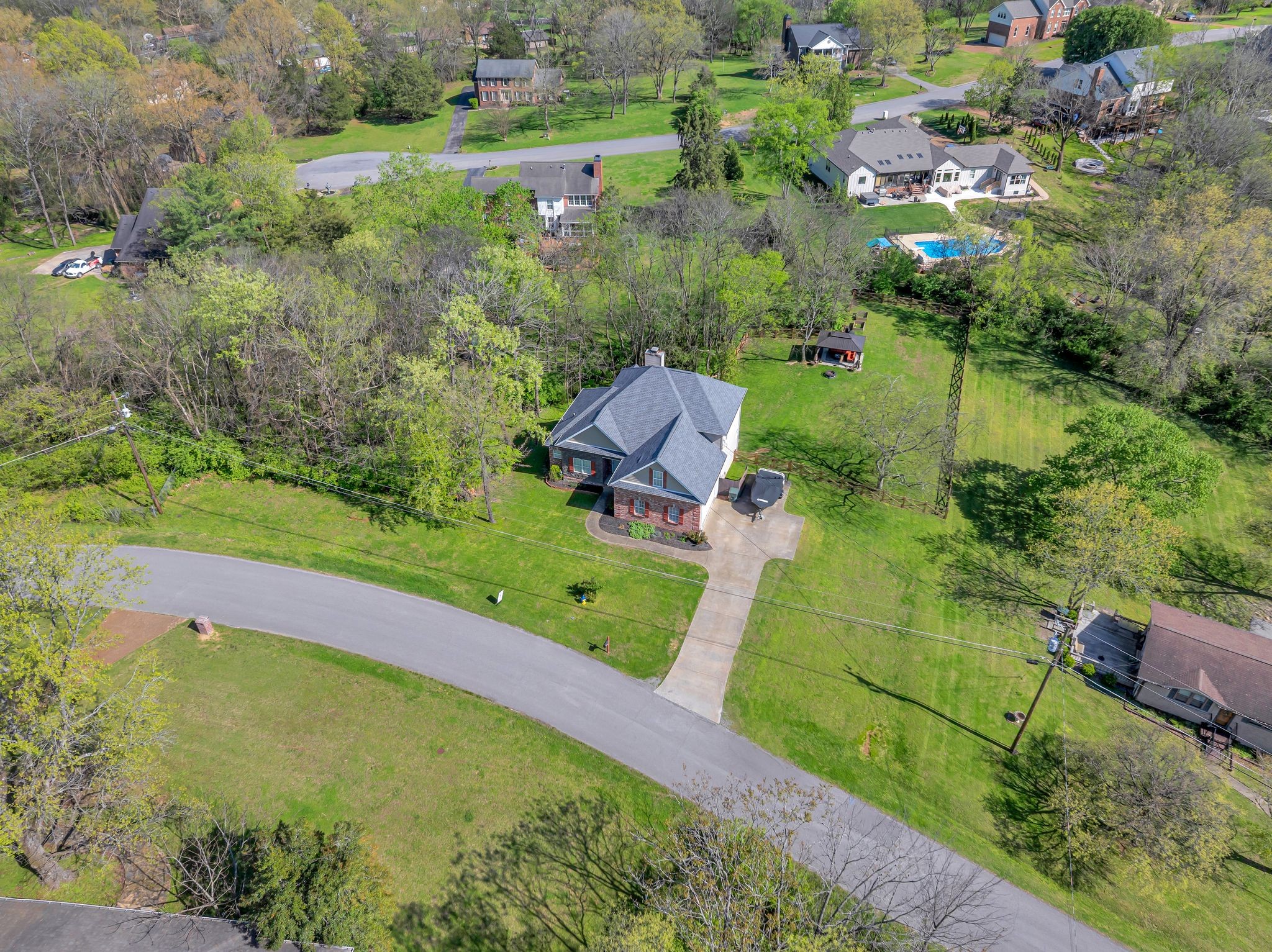328 Hickory Dr