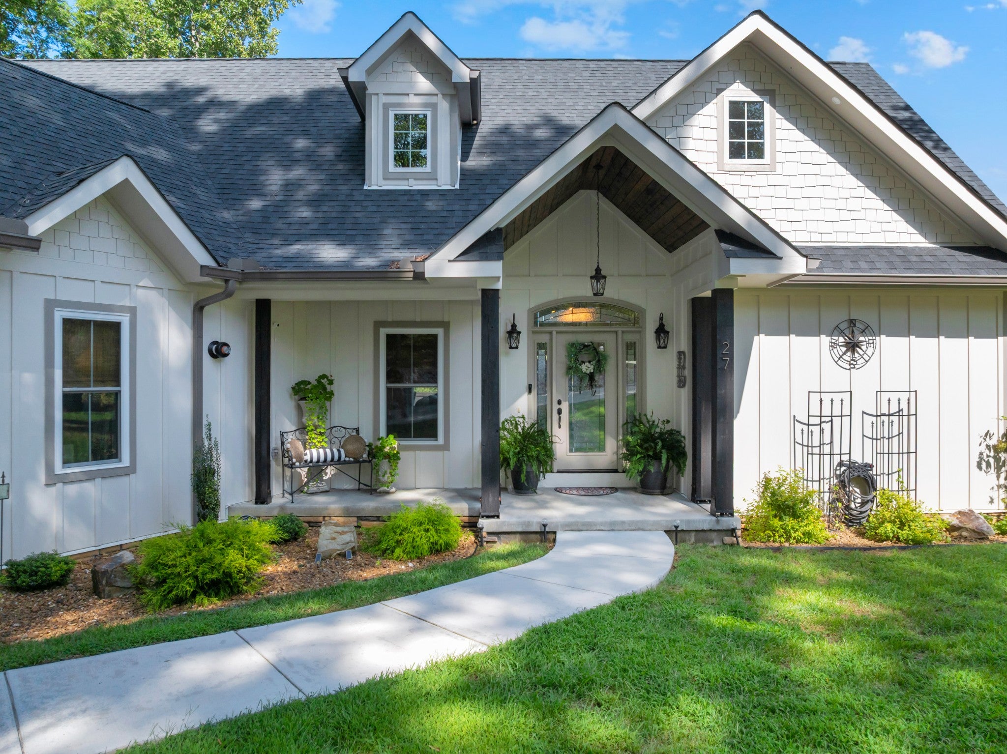 27 Shady Cove Ln