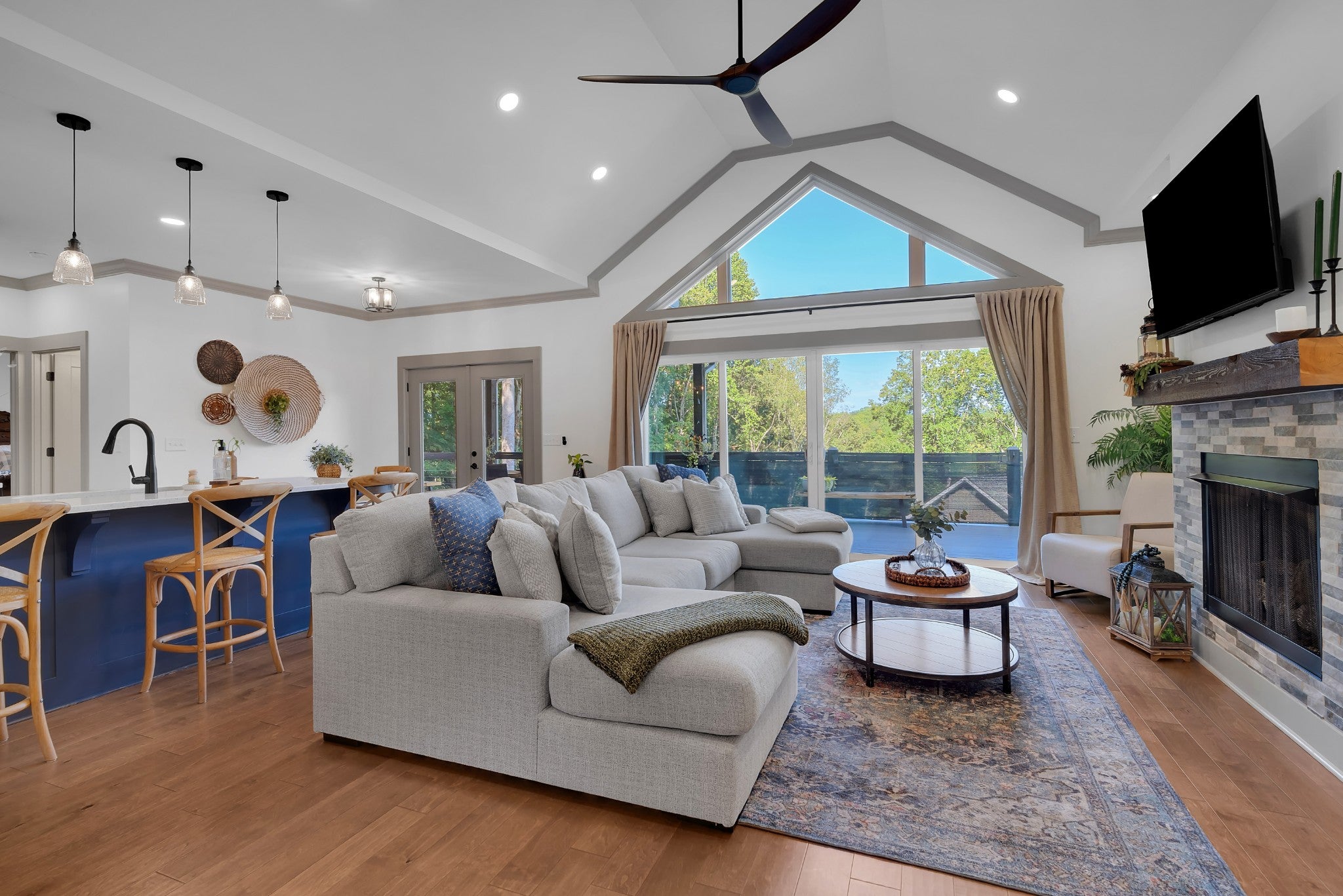 27 Shady Cove Ln