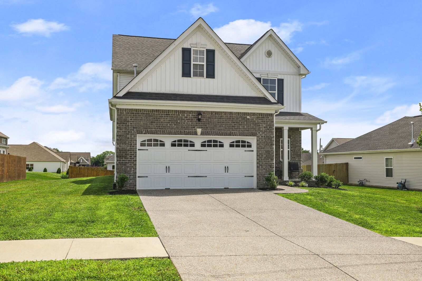 1009 Ellington Dr
