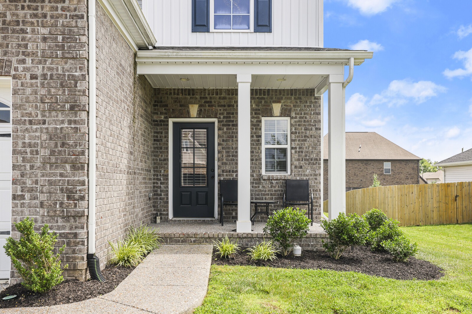 1009 Ellington Dr
