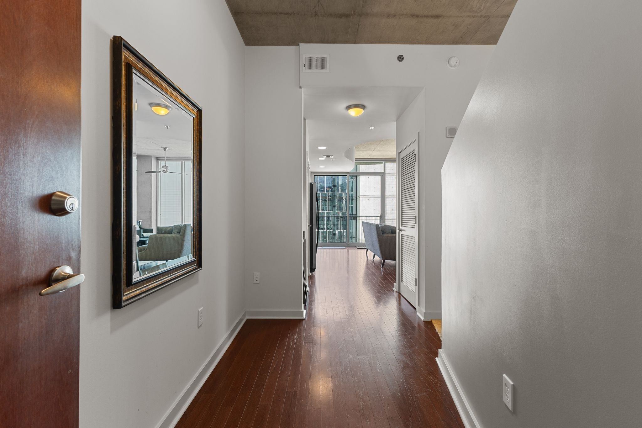 301 Demonbreun St 1712