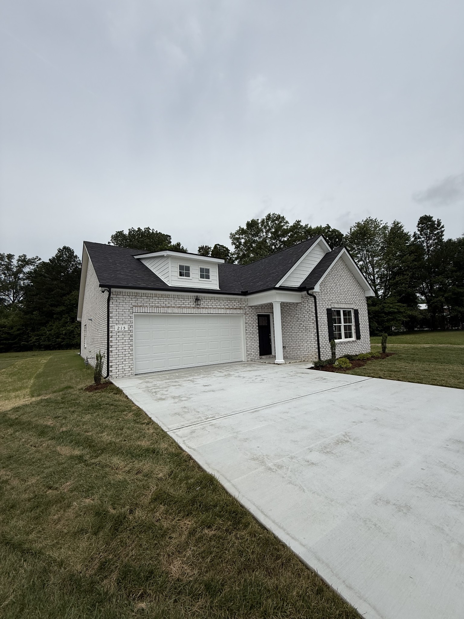 215 Blanford Cir