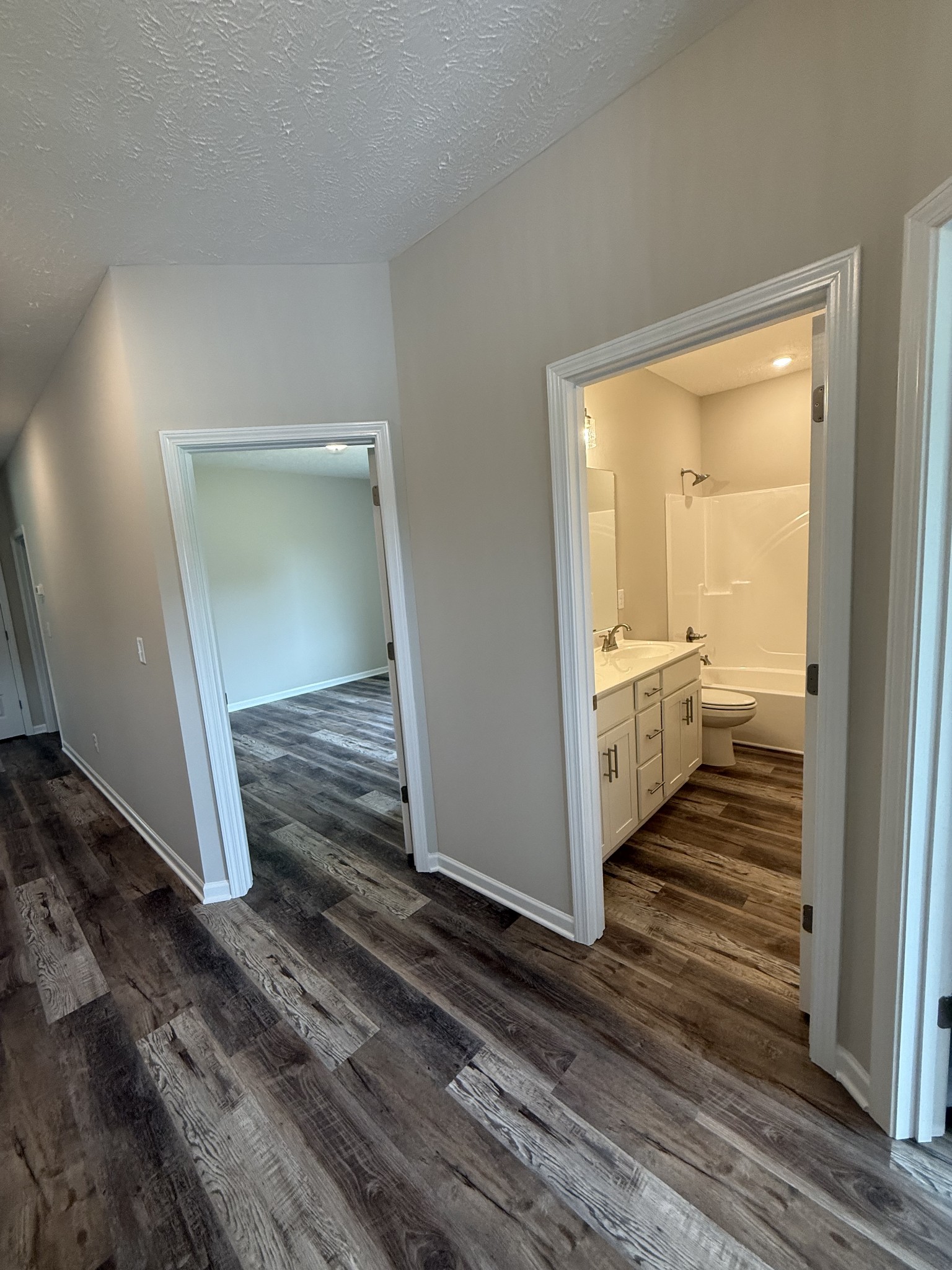 215 Blanford Cir