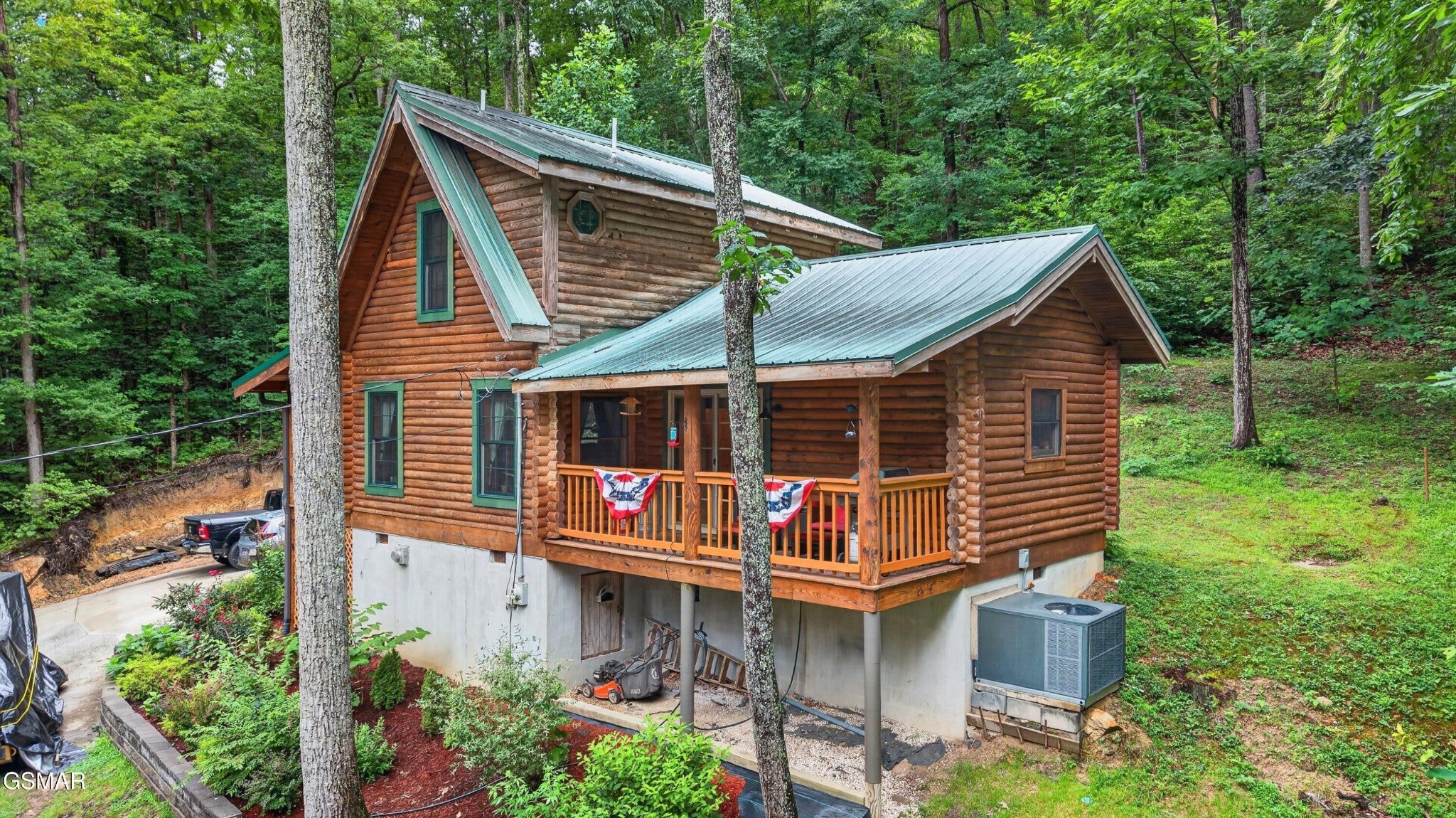2104 Reid Lane
