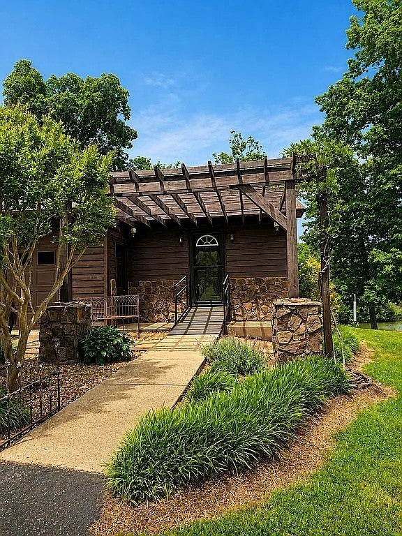 120 Smith Rd
