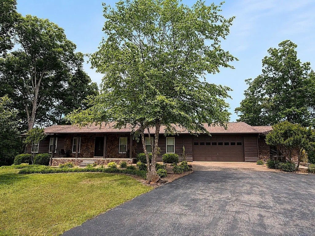 120 Smith Rd