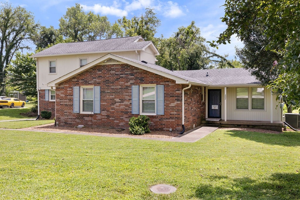 207 Brookside Dr