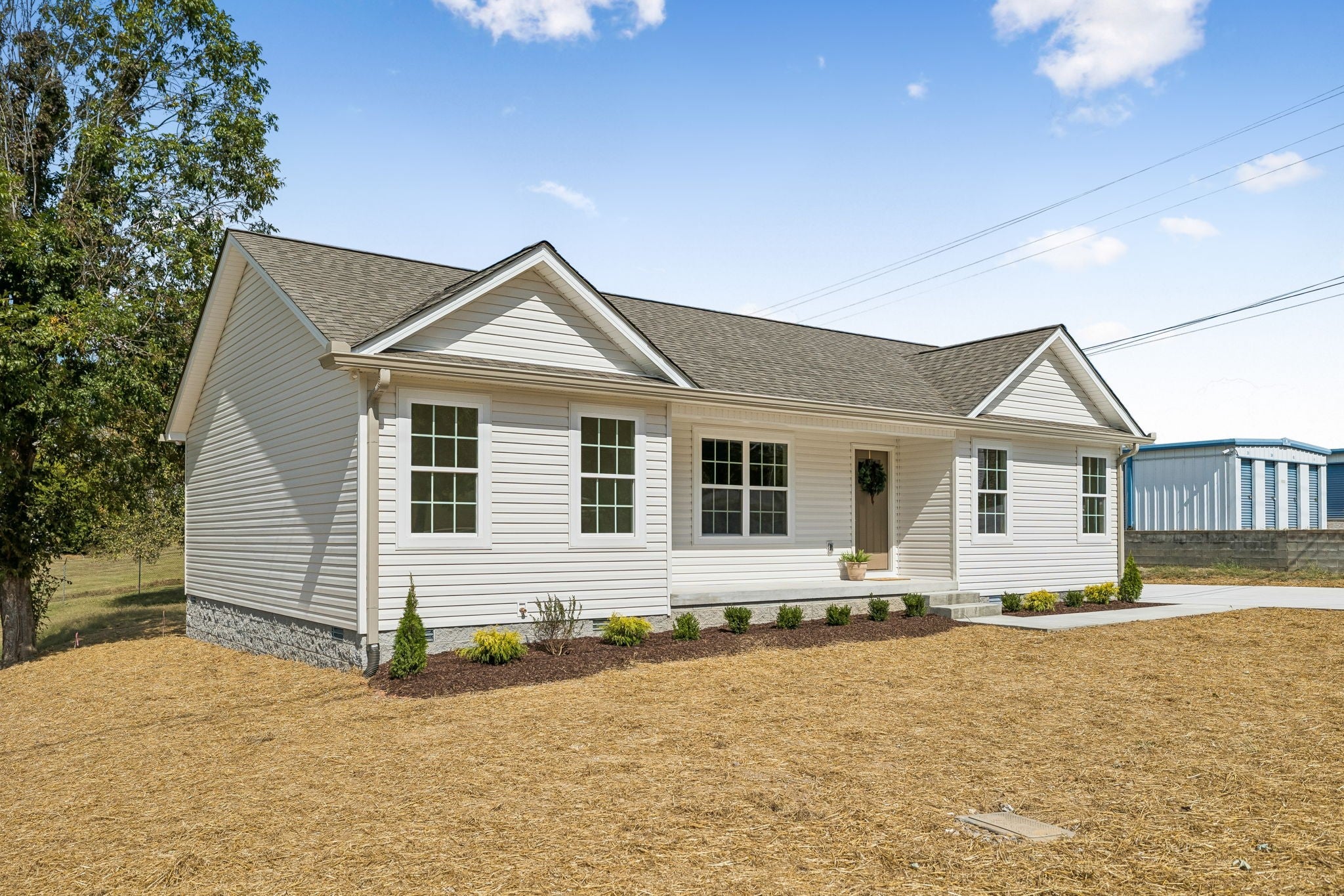 165 Main St E