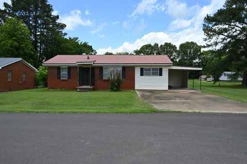 148 W Fourth Ave Lobelville TN 37097